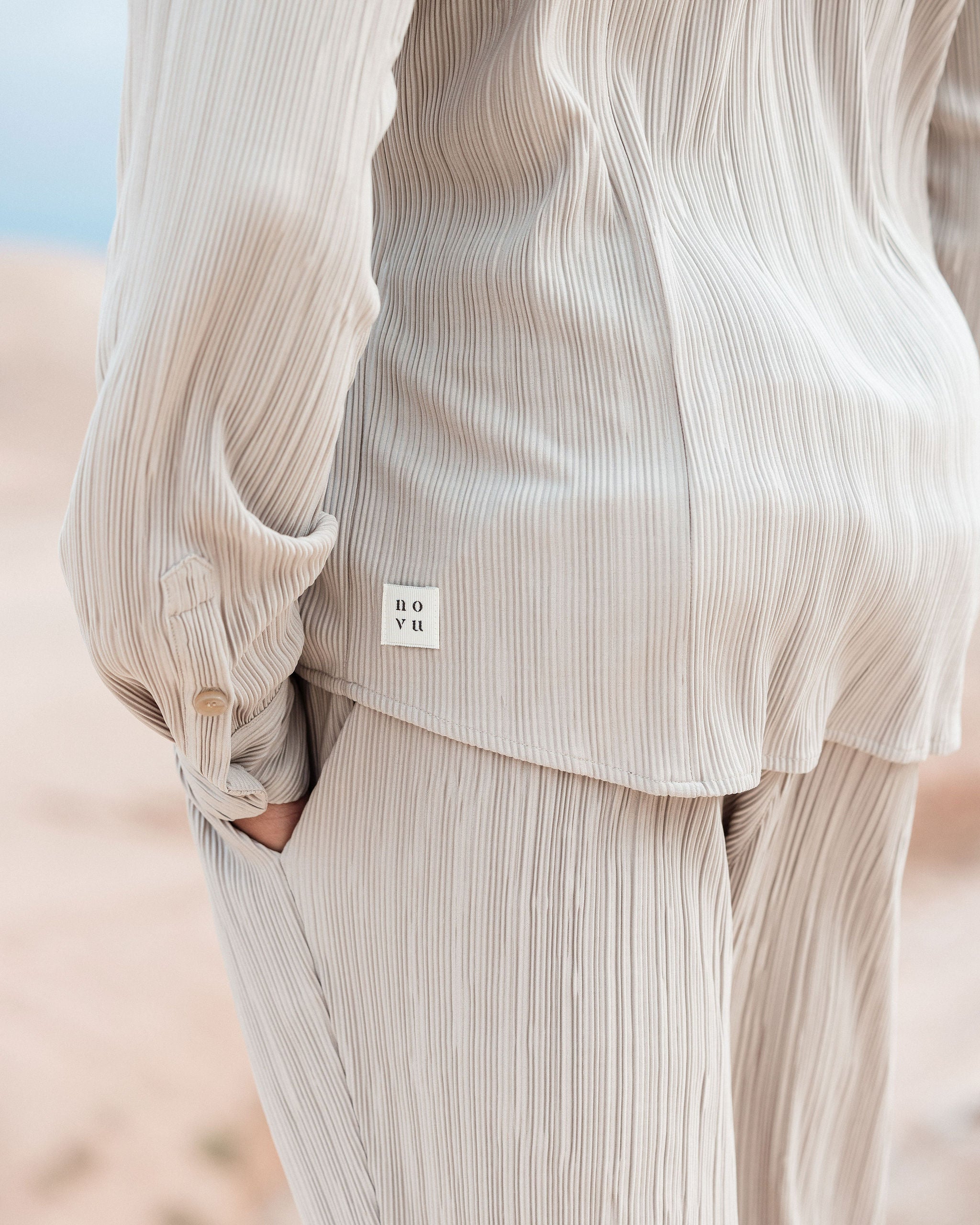 DEIA PLEAT SHIRT SAGE LS