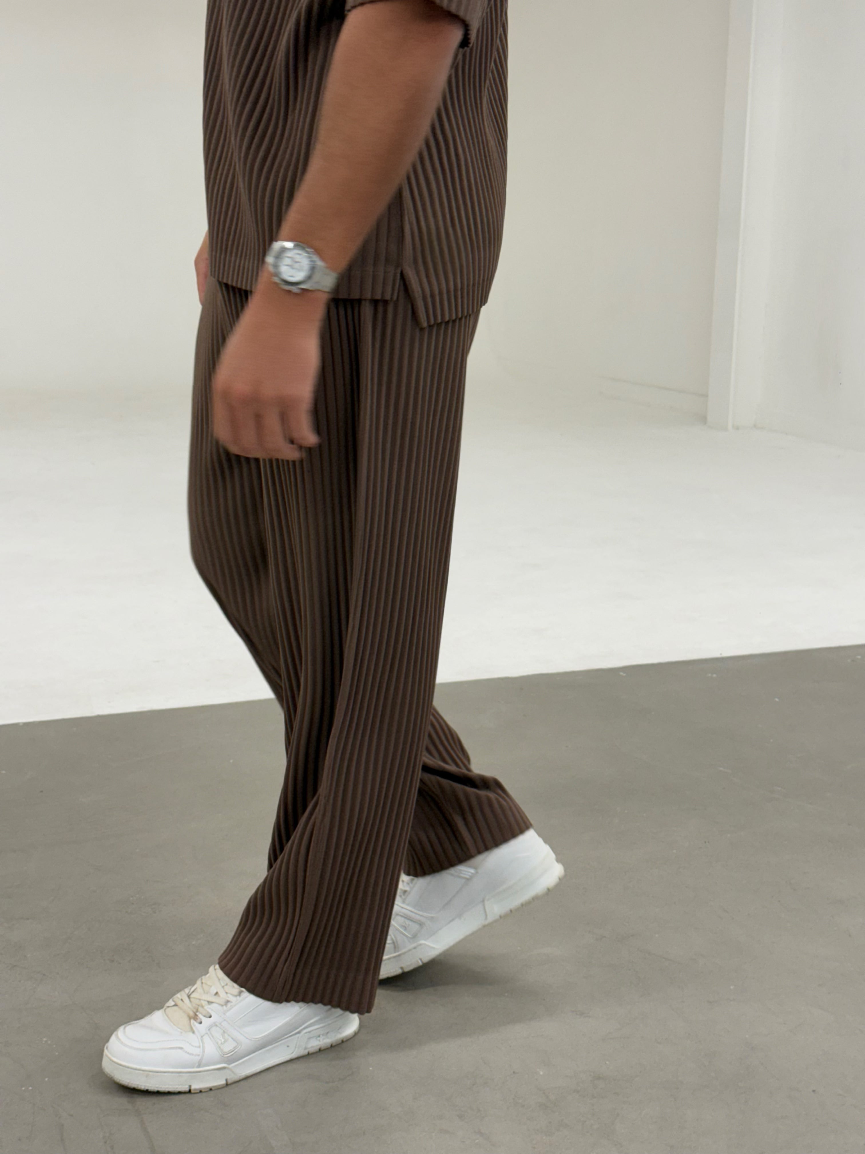 PLEAT TROUSER BROWN