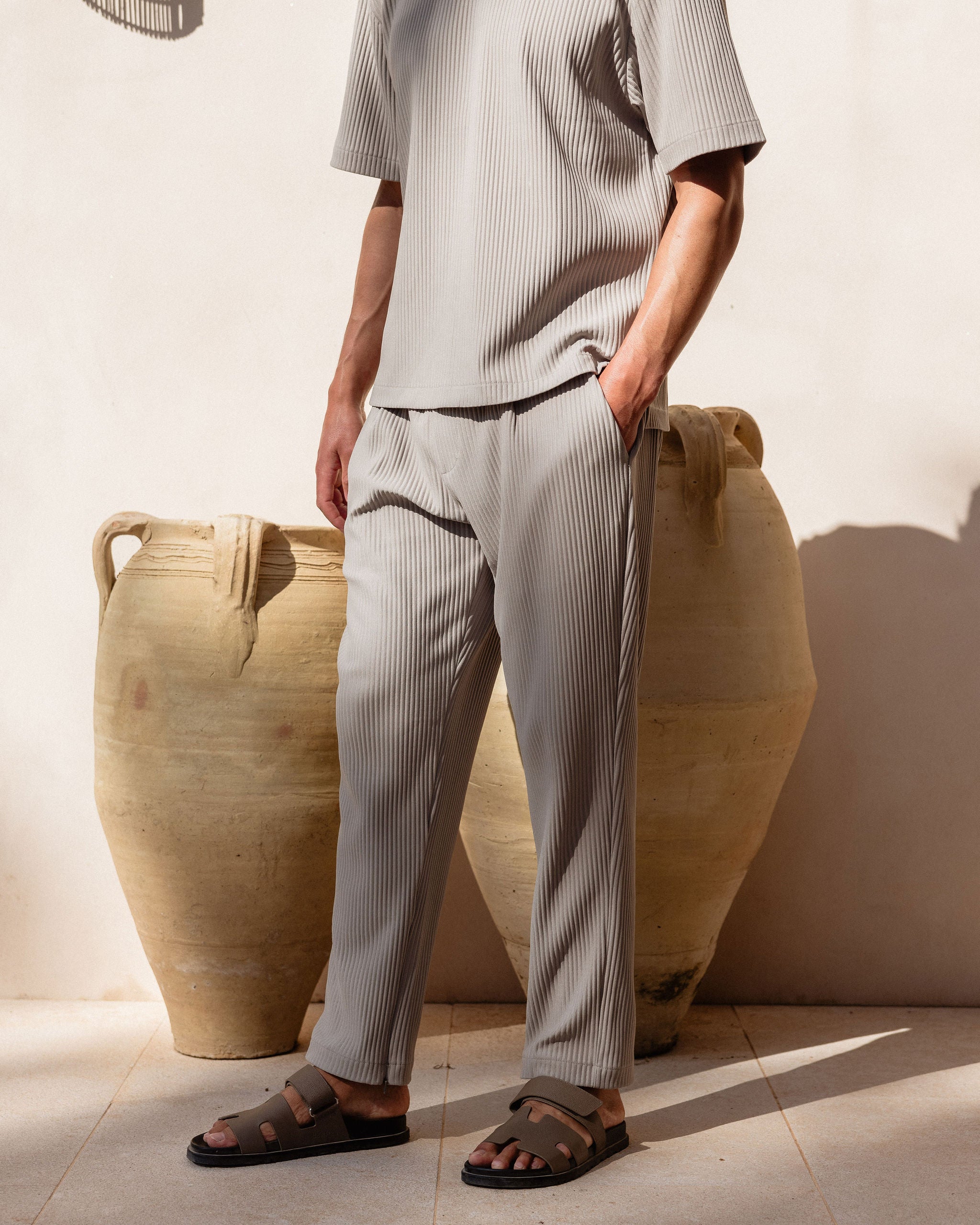 PLEAT TROUSER WARM GREY