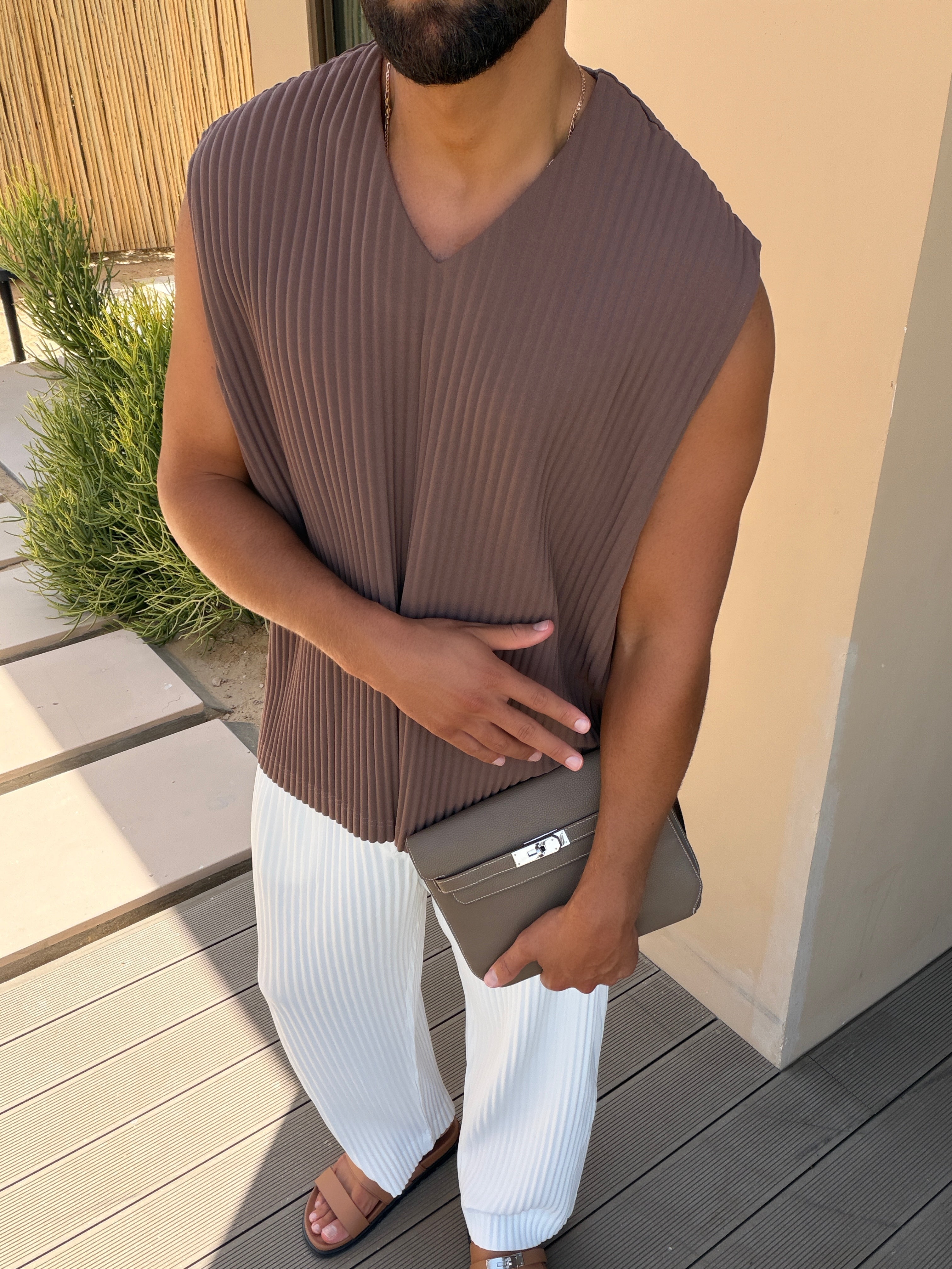PLEAT VEST BROWN