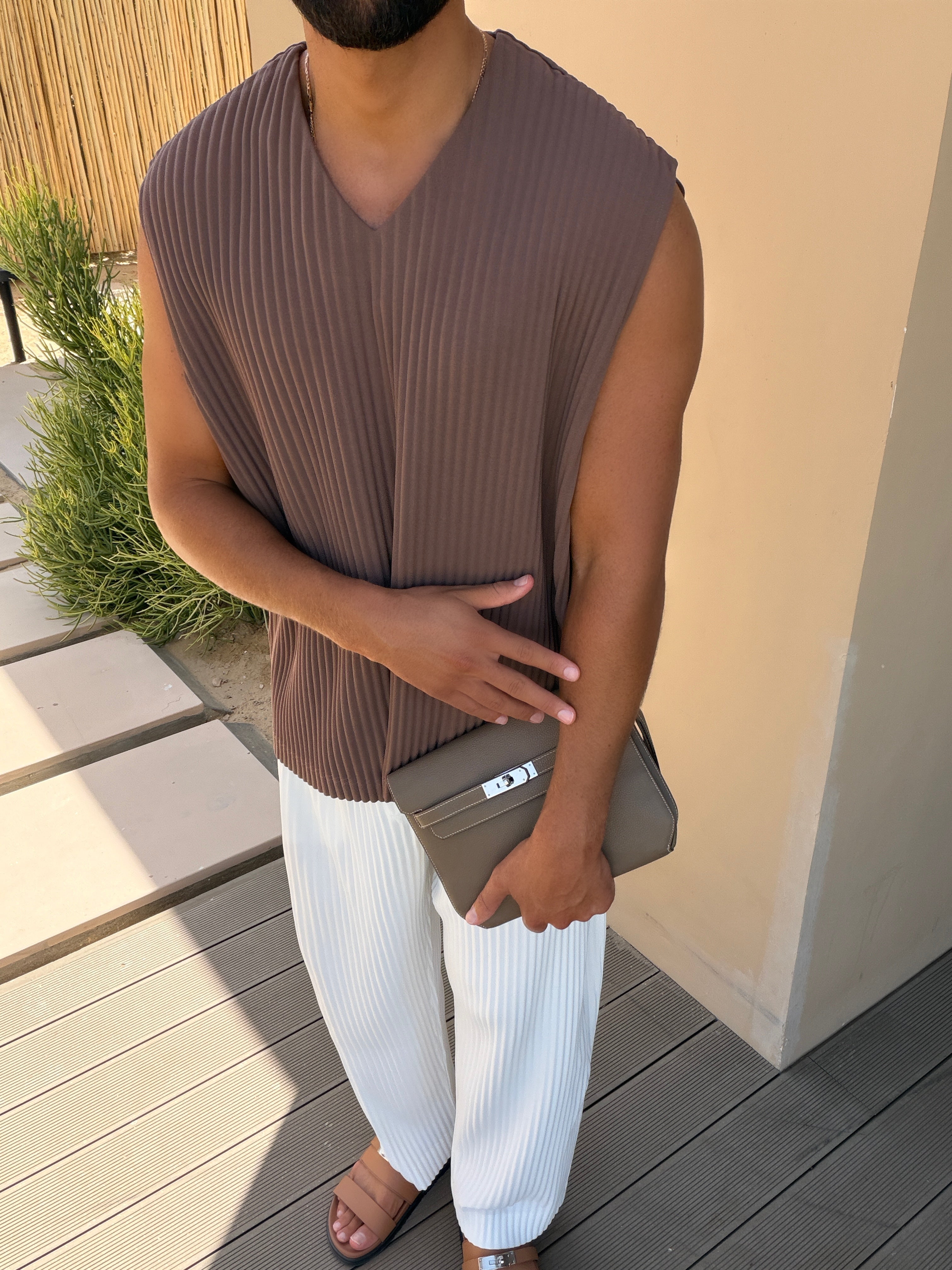 PLEAT VEST BROWN