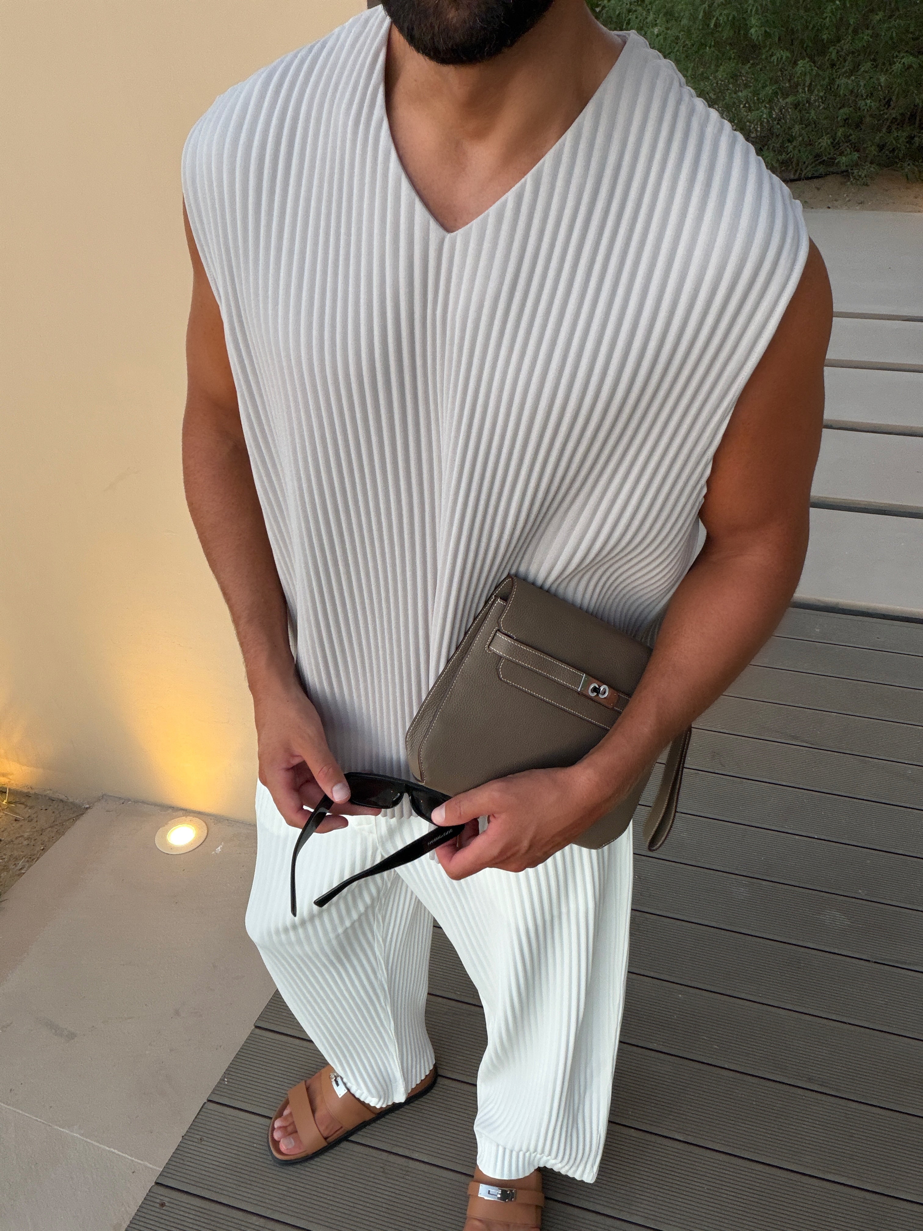 PLEAT VEST GREY