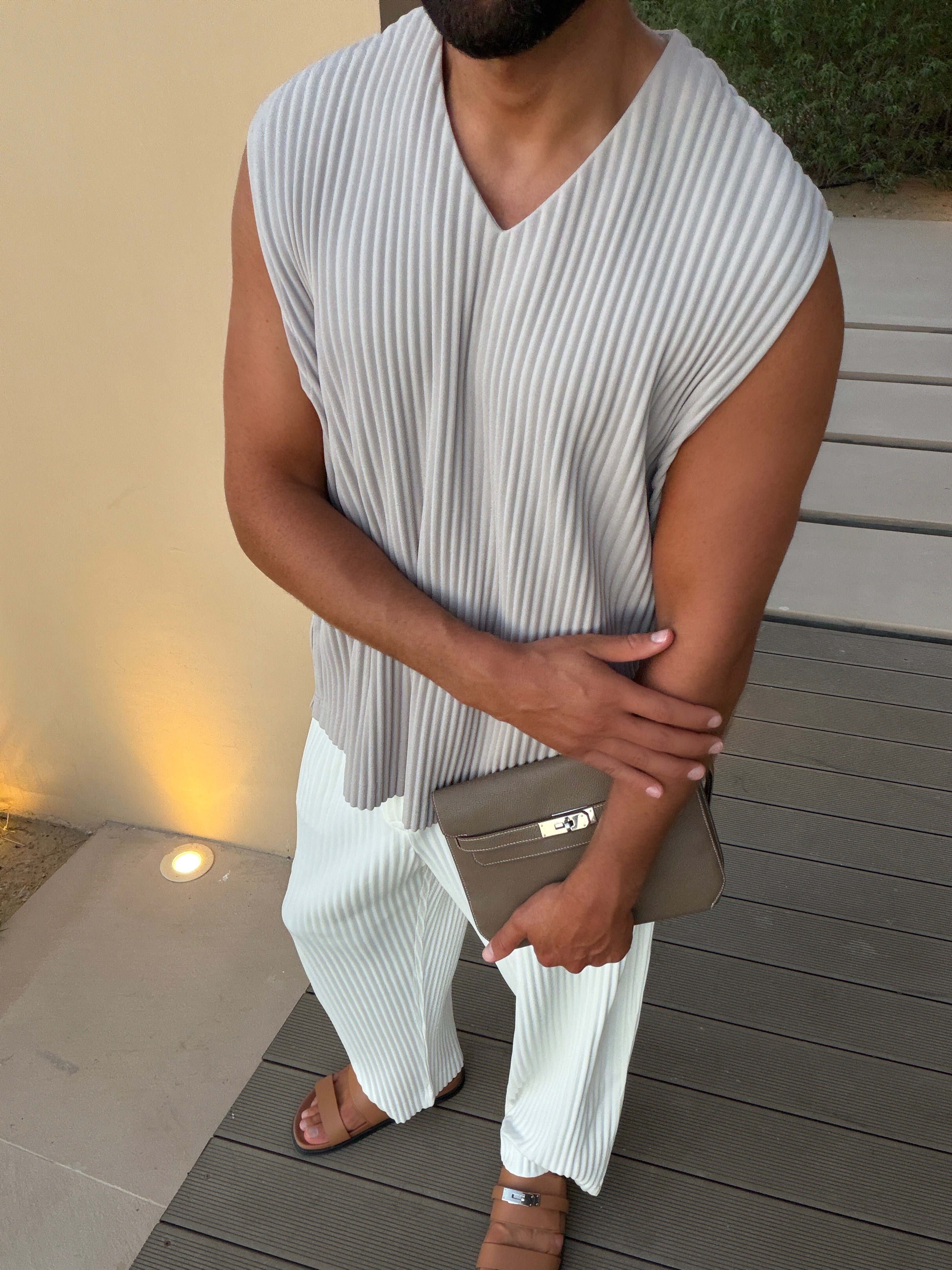 PLEAT VEST GREY