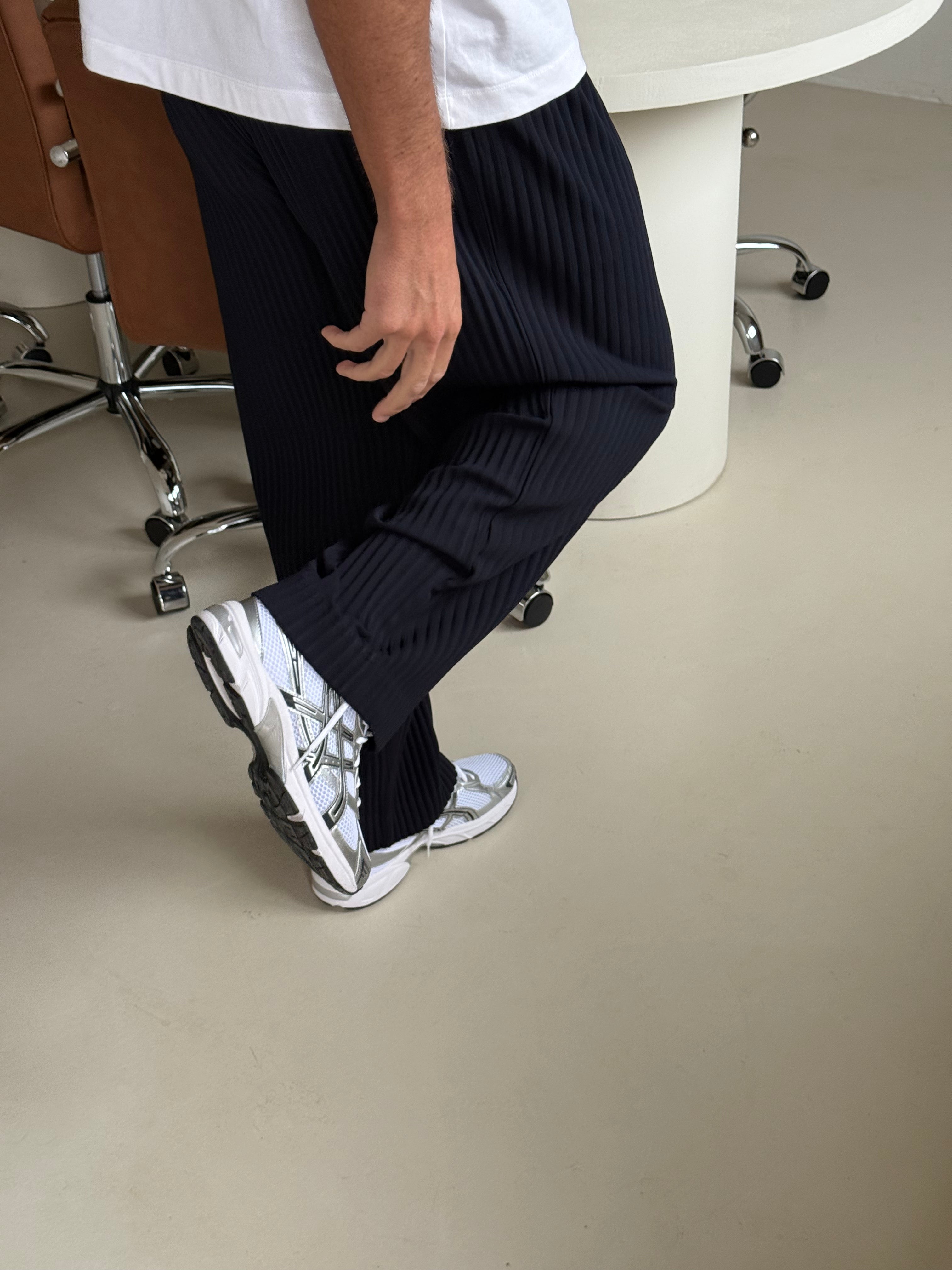 PLEAT TROUSER NAVY