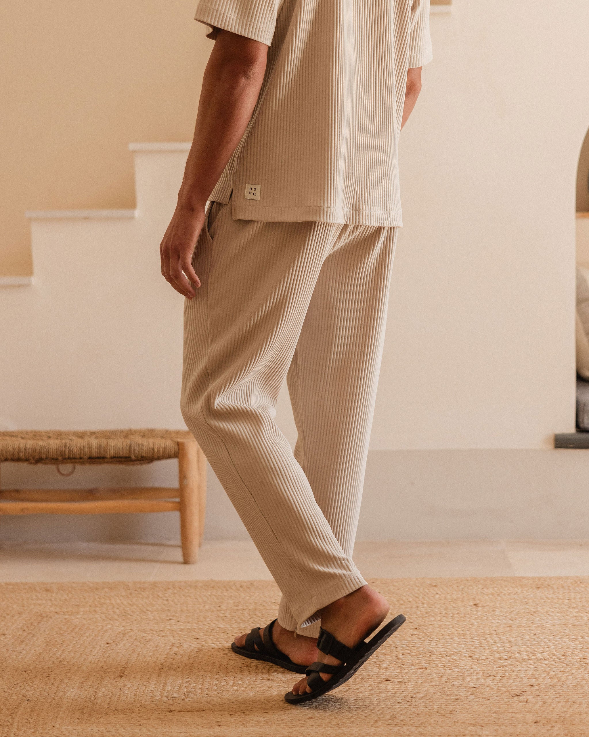 PLEAT TROUSER BEIGE