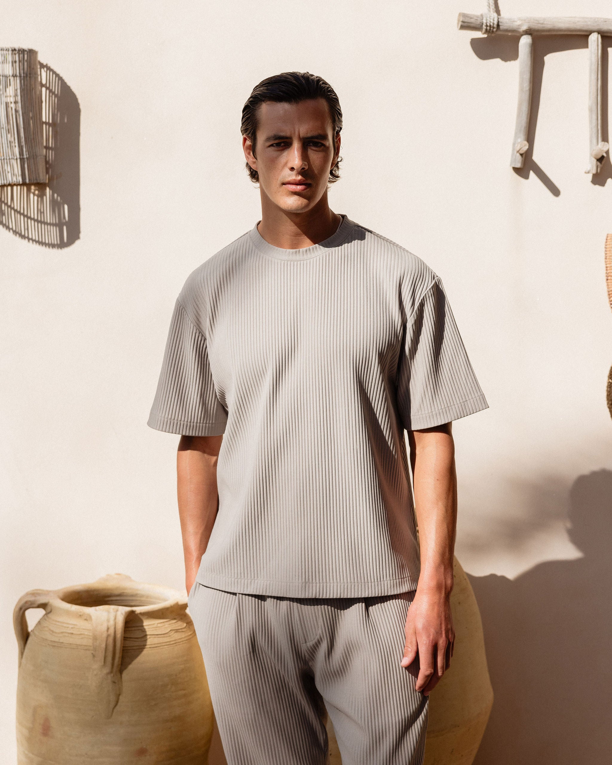 PLEAT T-SHIRT WARM GREY