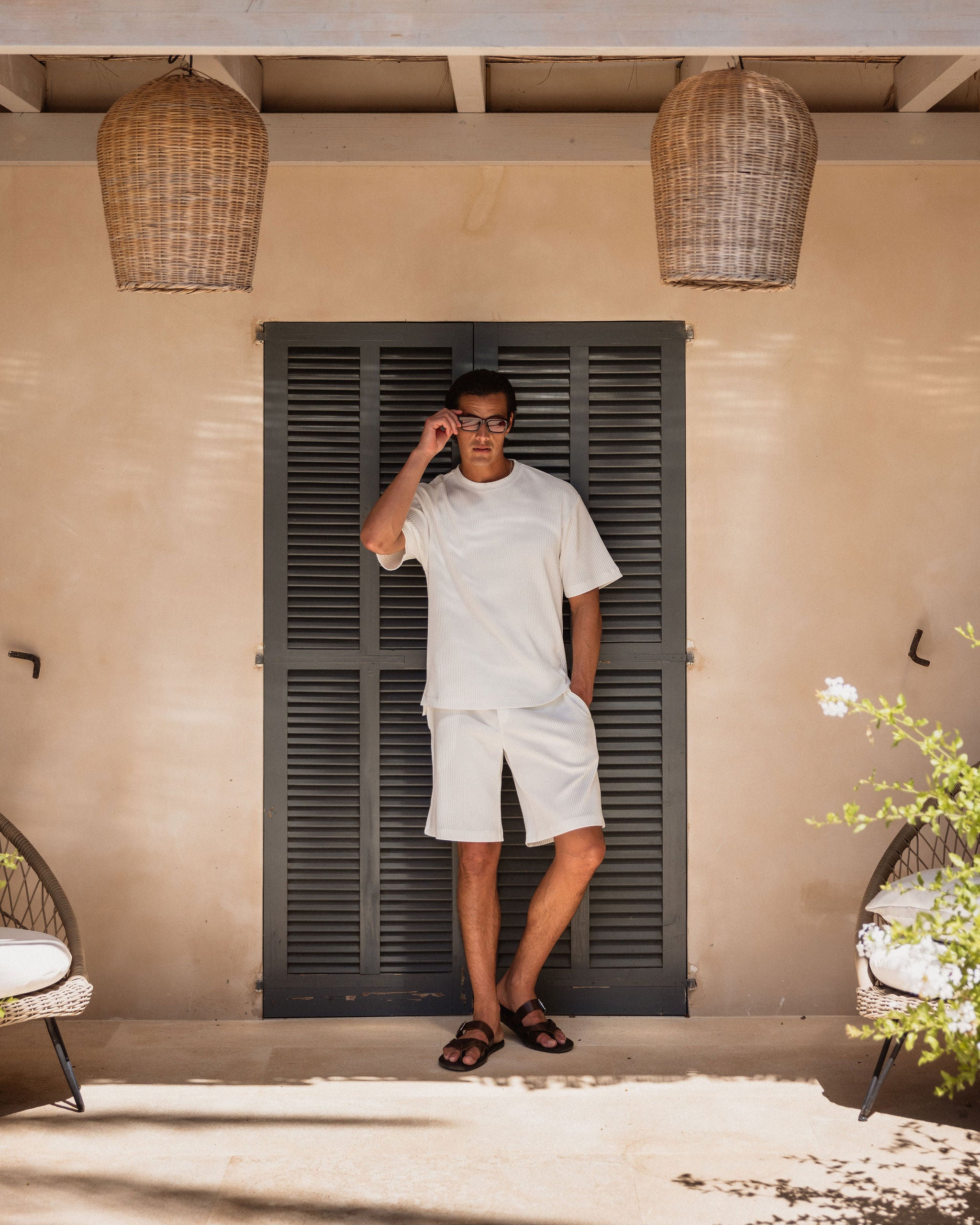 PLEAT SHORTS WHITE