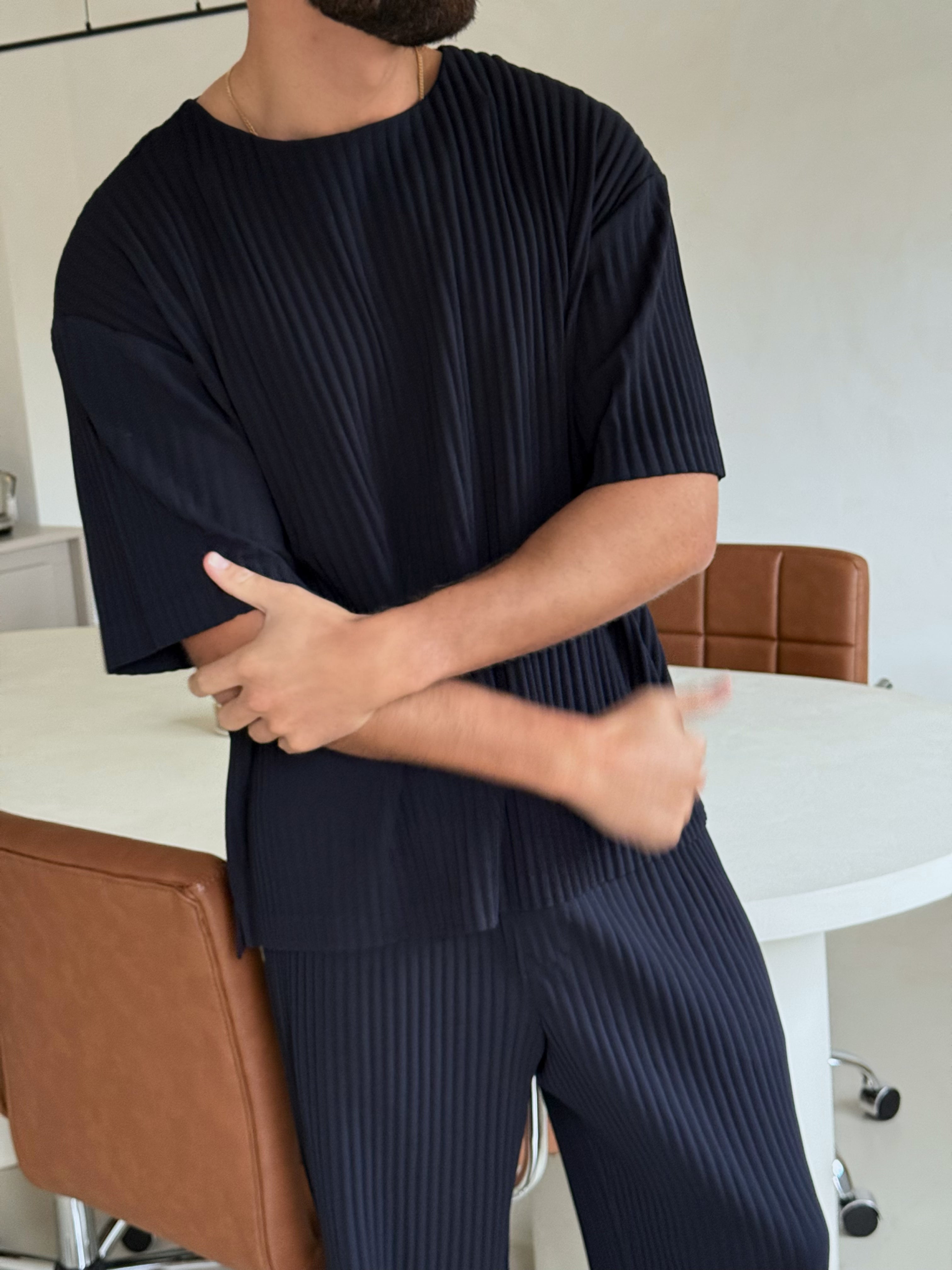 PLEAT T-SHIRT NAVY