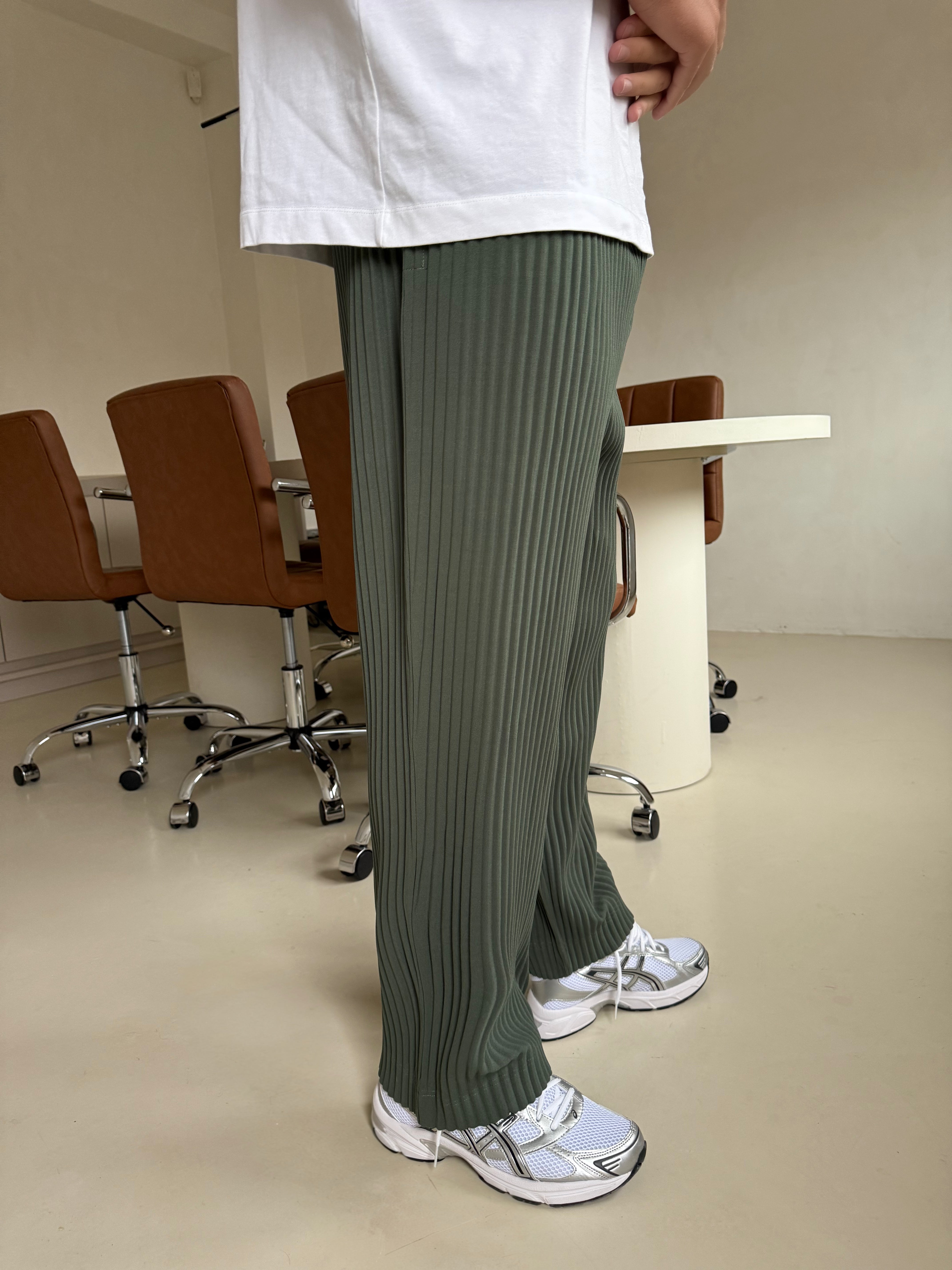 PLEAT TROUSER KHAKI
