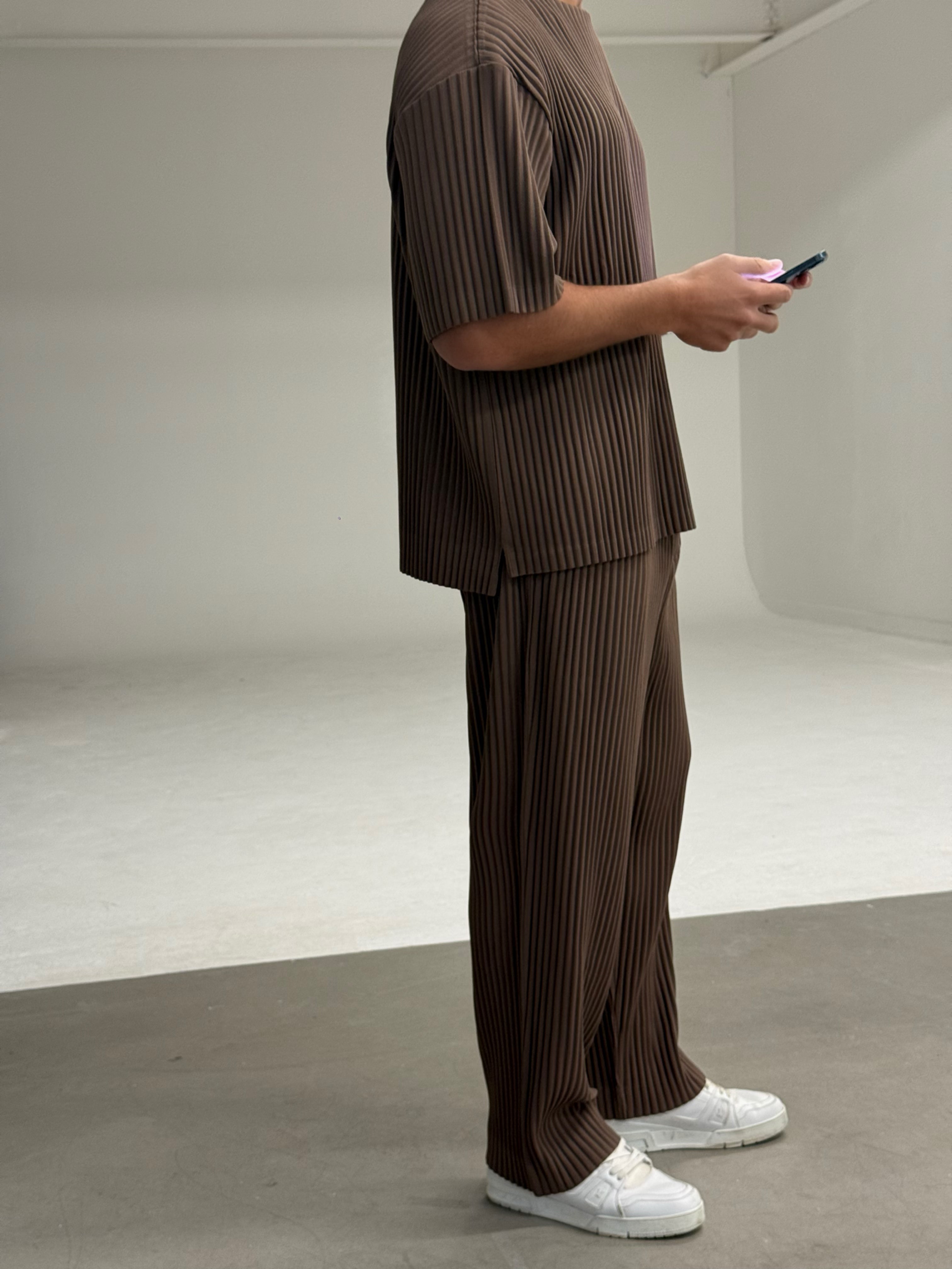 PLEAT T-SHIRT BROWN