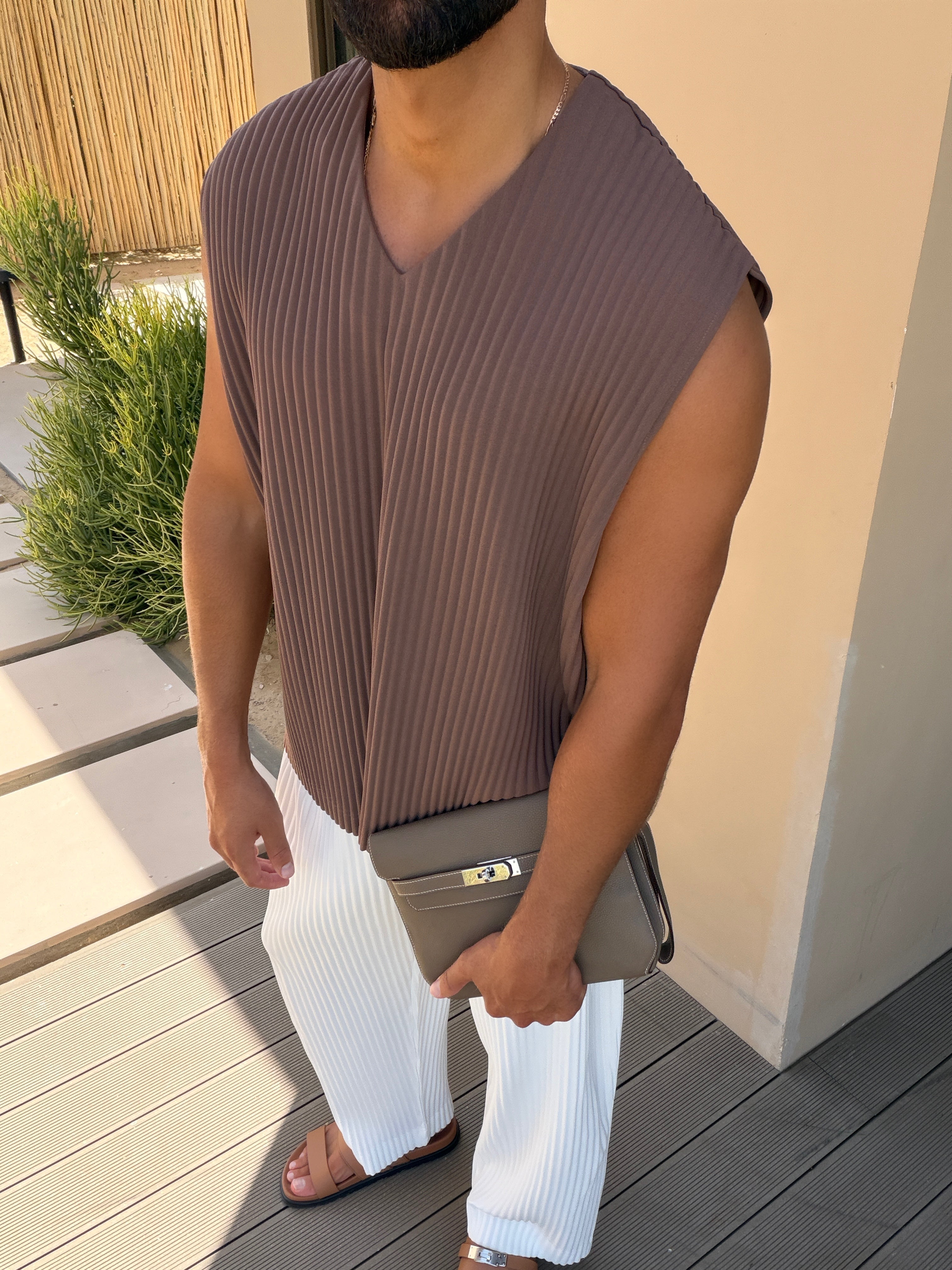 PLEAT VEST BROWN