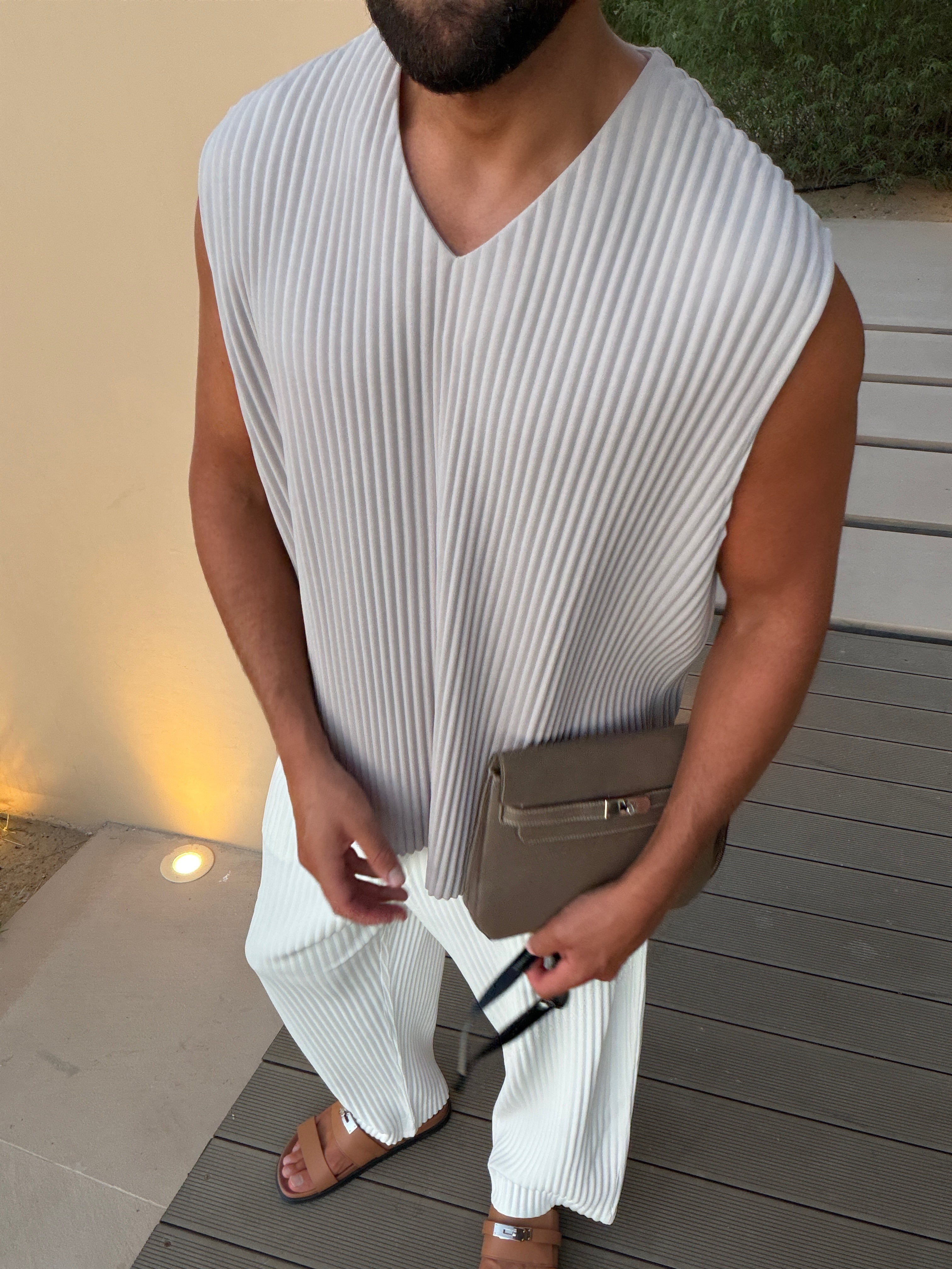 PLEAT VEST GREY