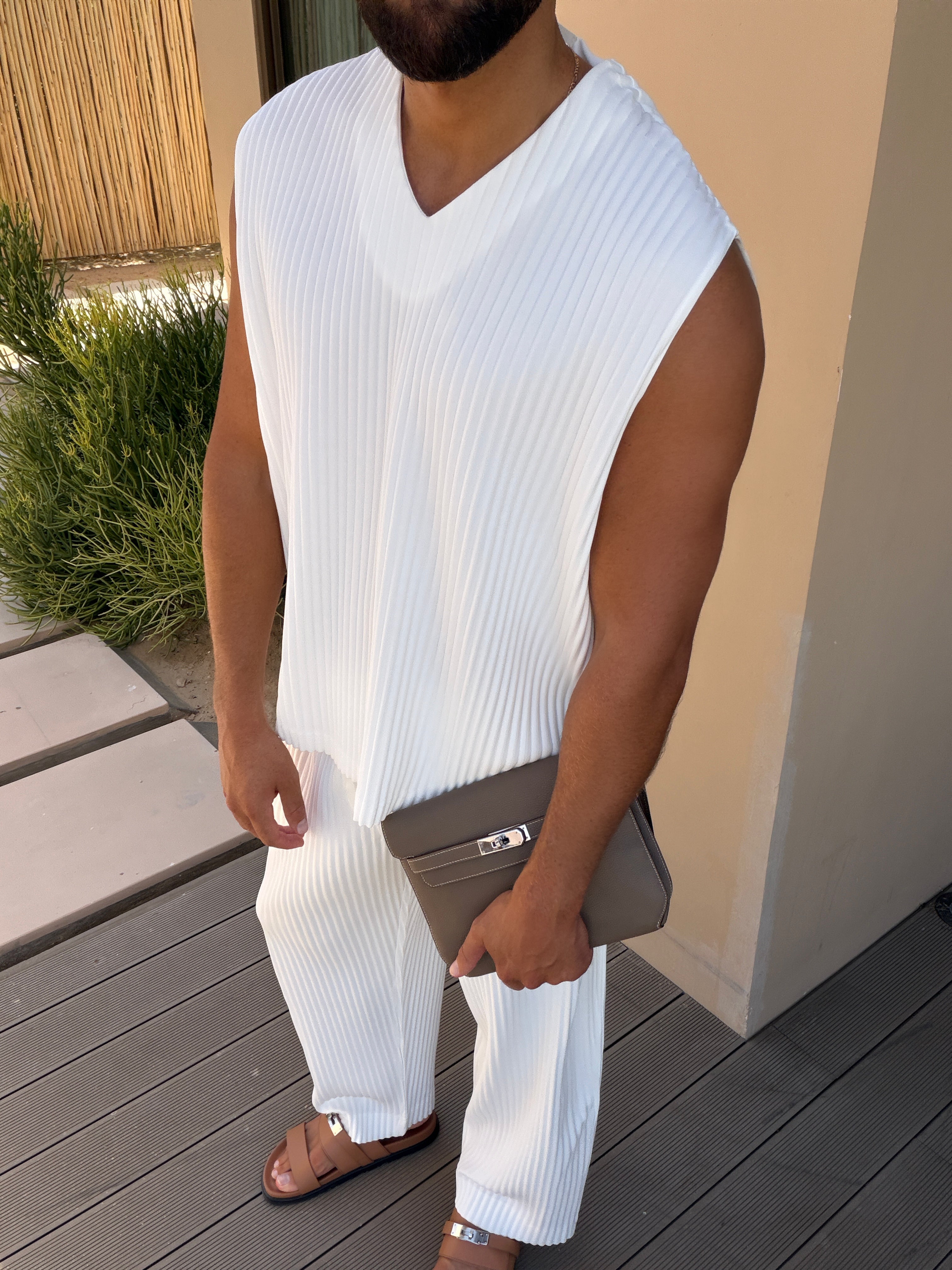 PLEAT VEST WHITE