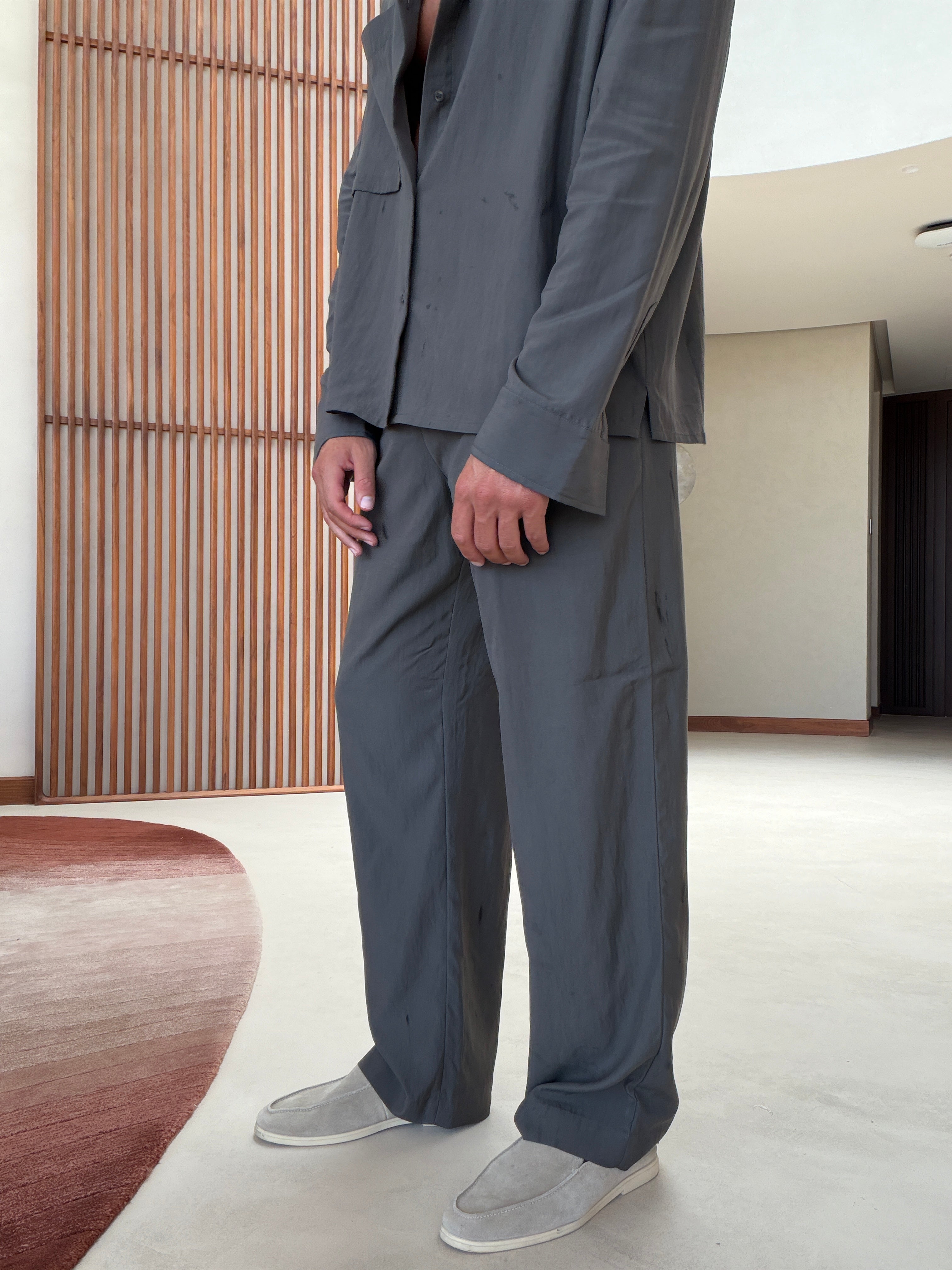 MILOS TROUSER SMOKED GREY