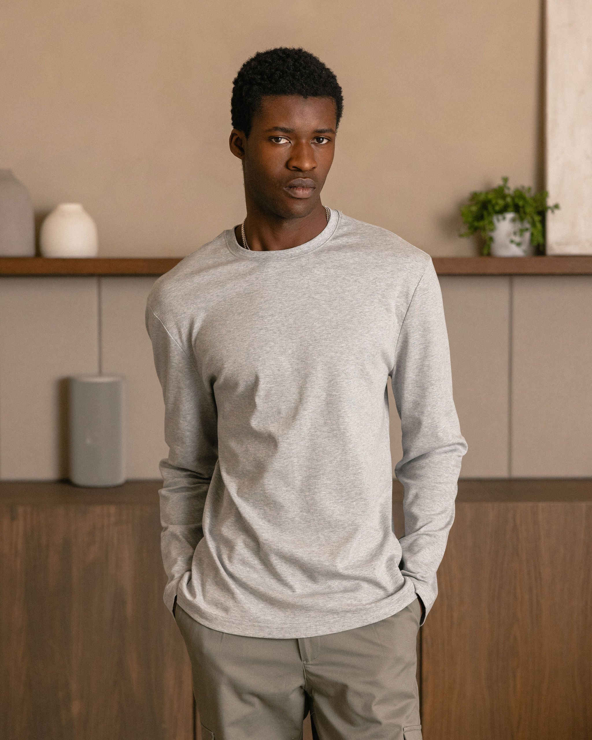 ESSENTIAL CREWNECK GREY