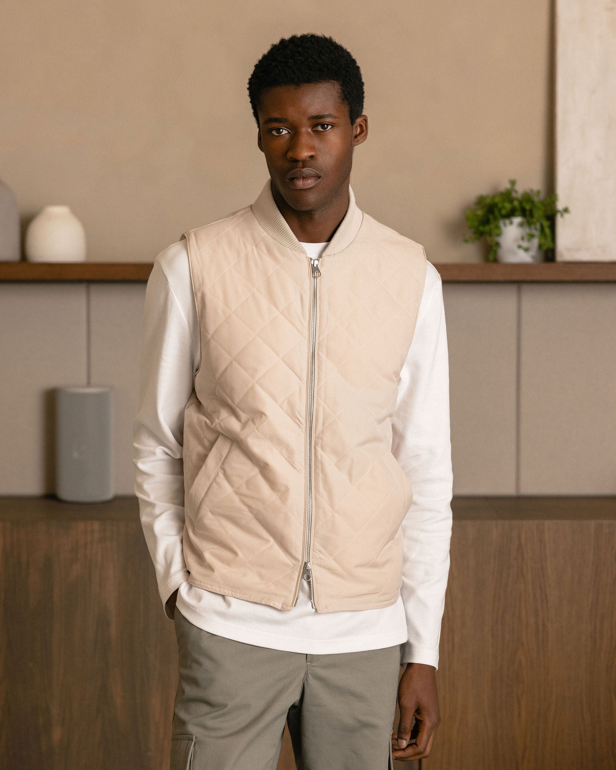 QUILTED GILET STONE