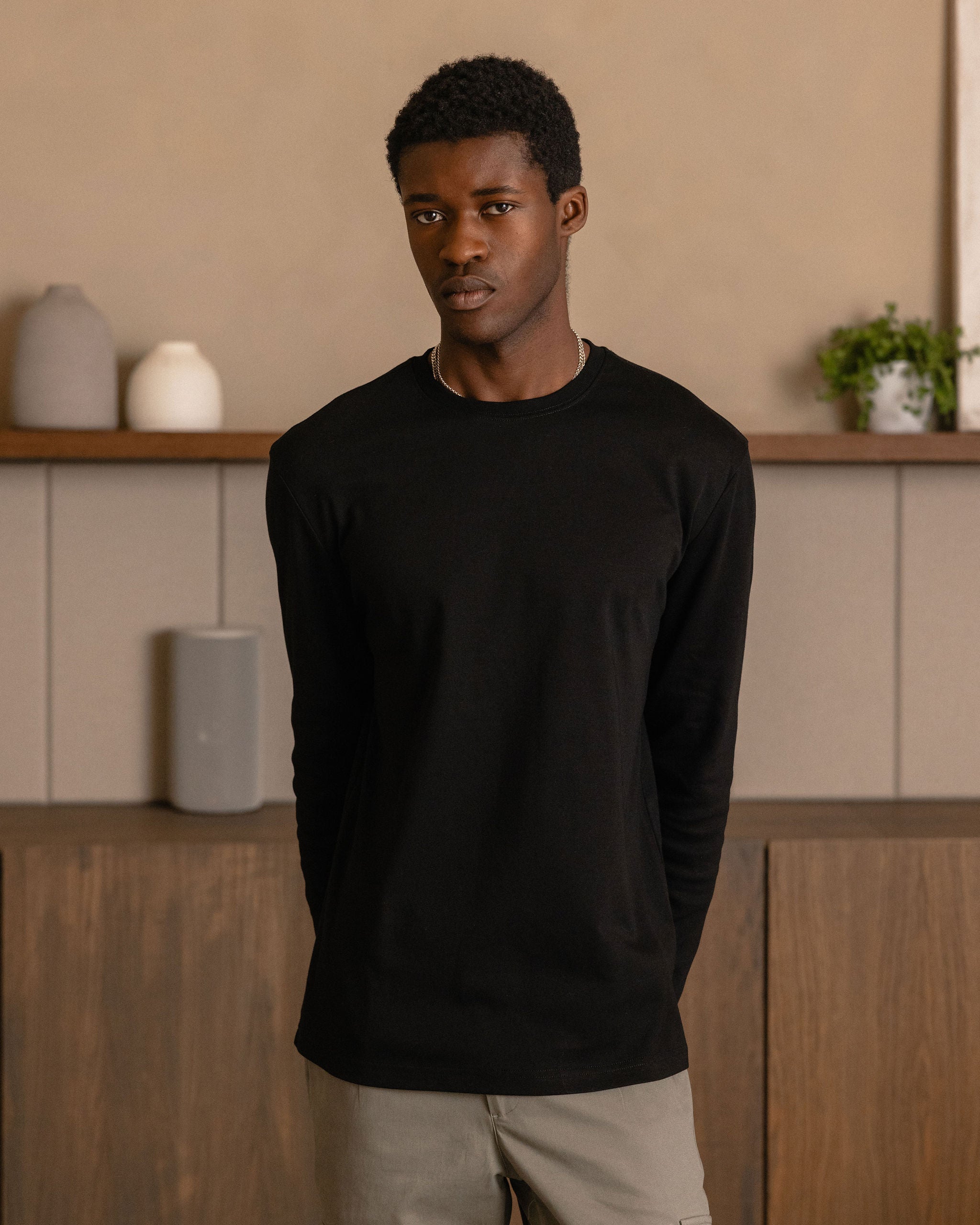 ESSENTIAL CREWNECK BLACK