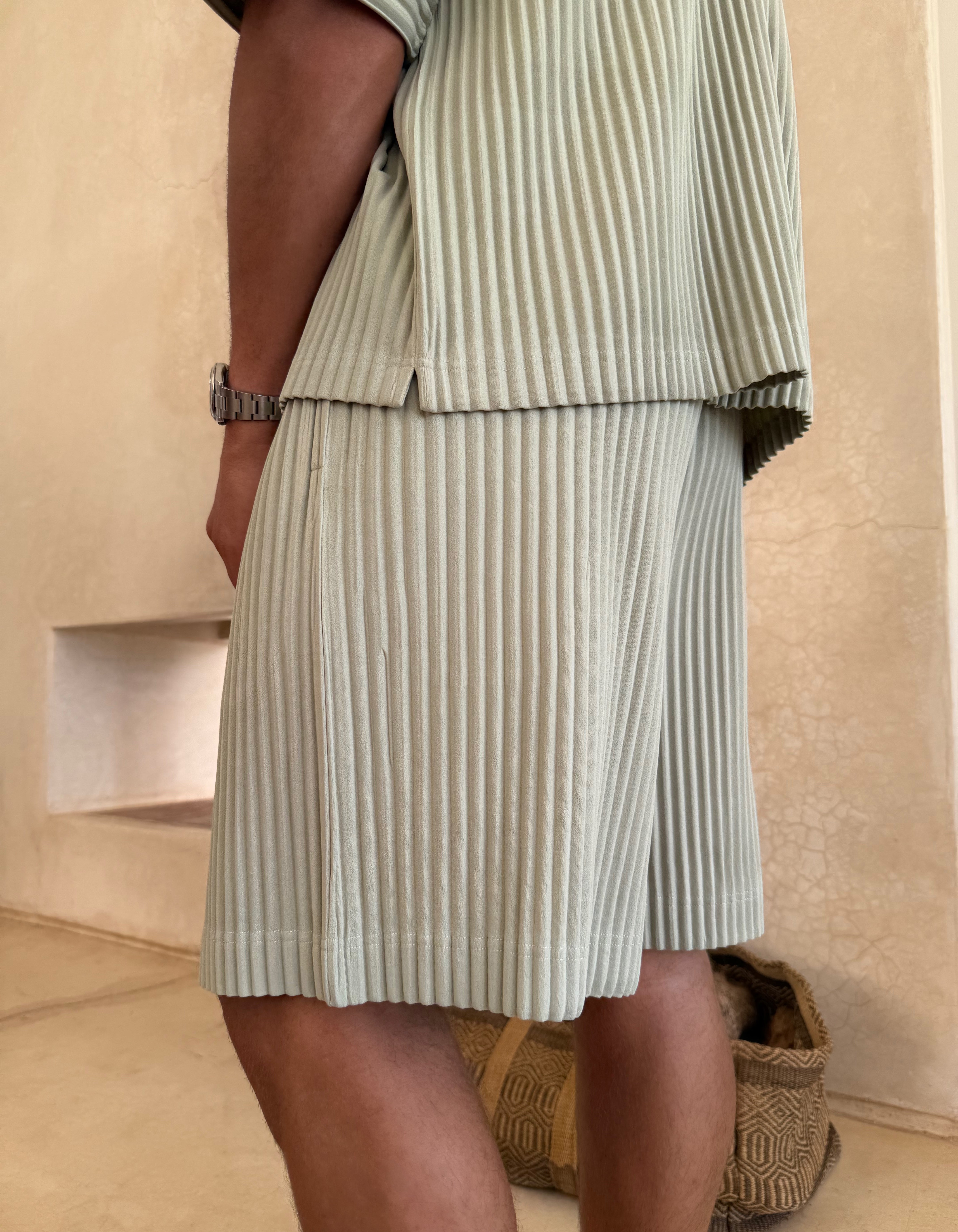 PLEAT SHORTS PISTACHÉ