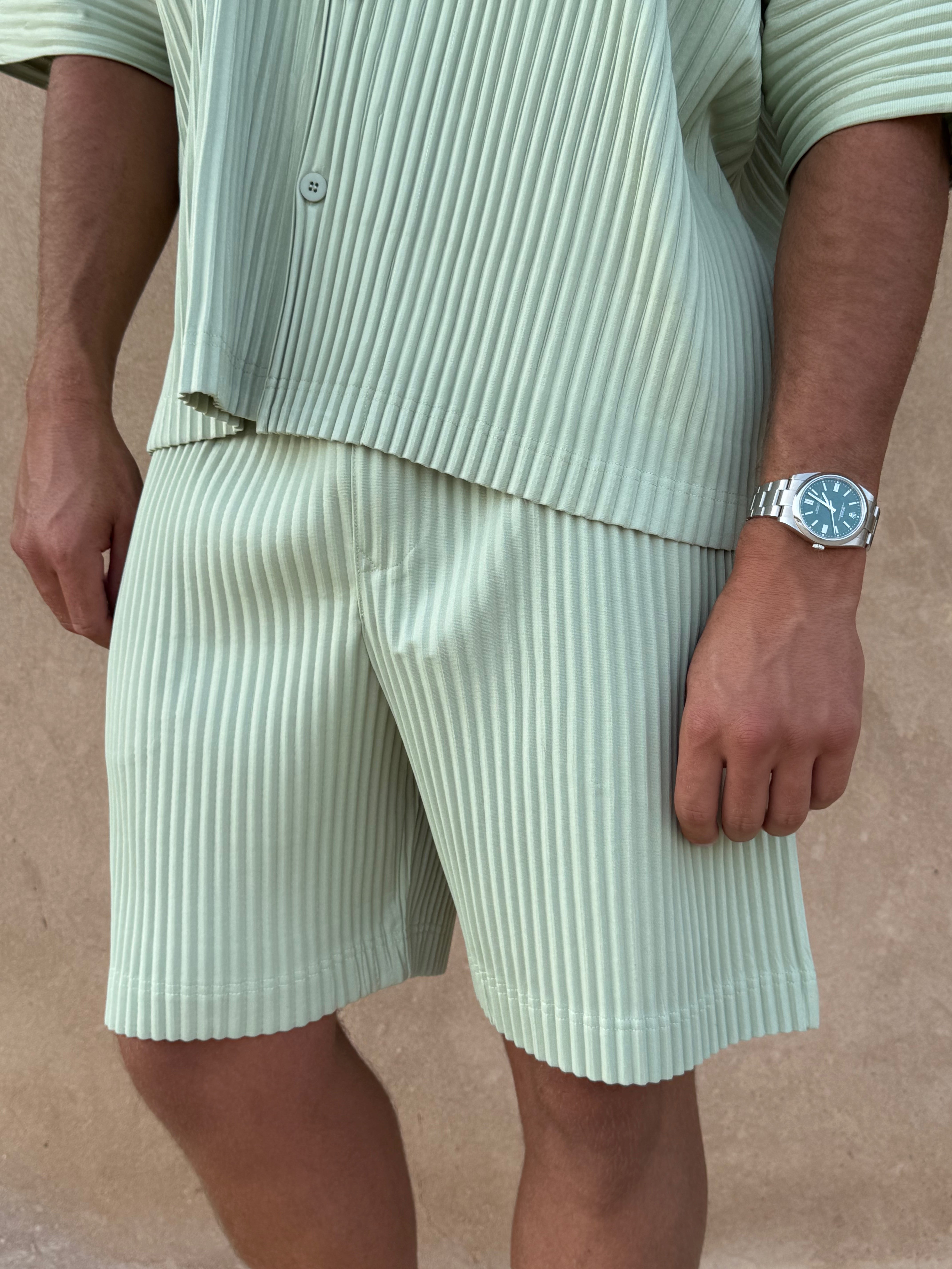 PLEAT SHORTS PISTACHÉ