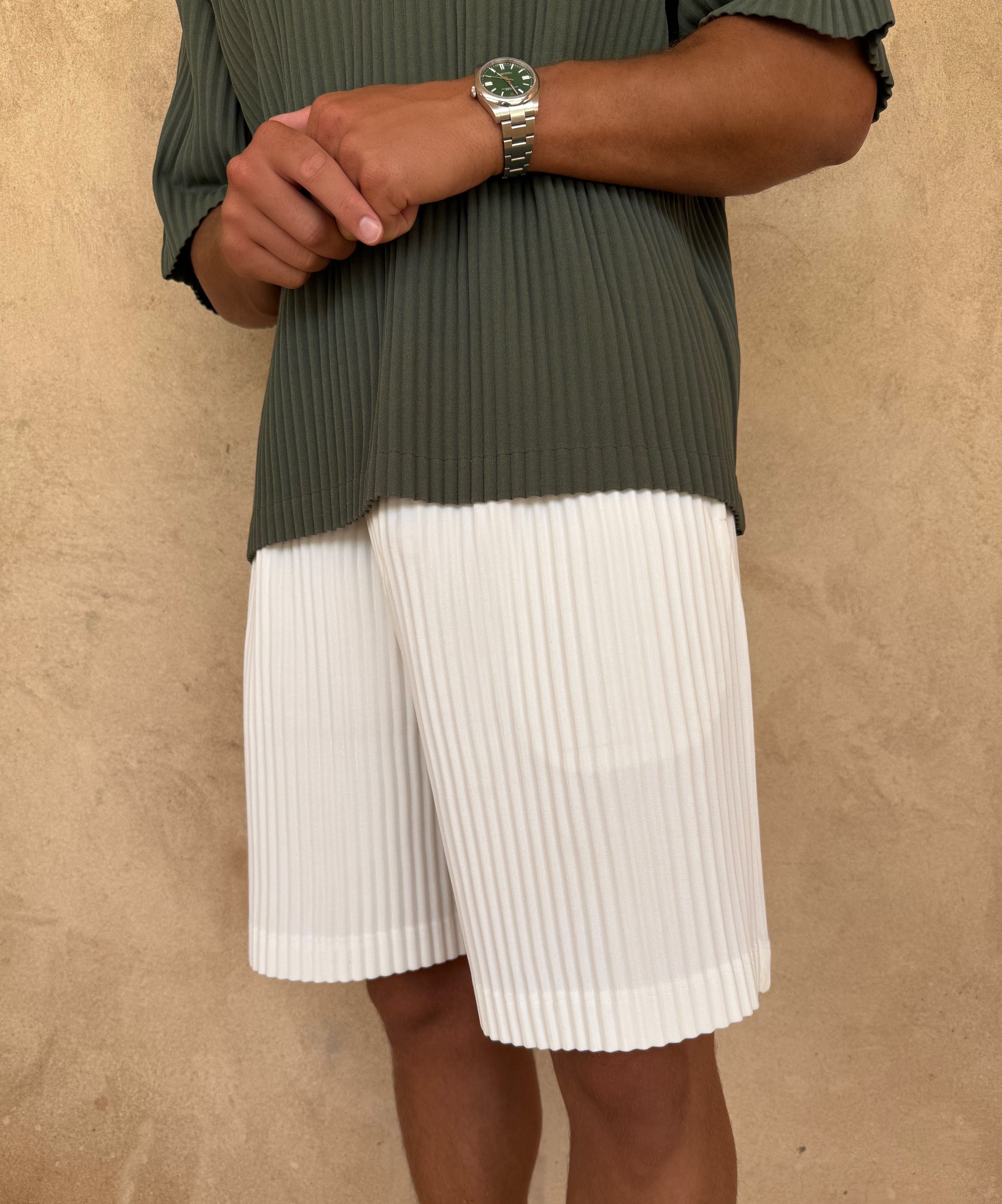 PLEAT SHORTS WHITE