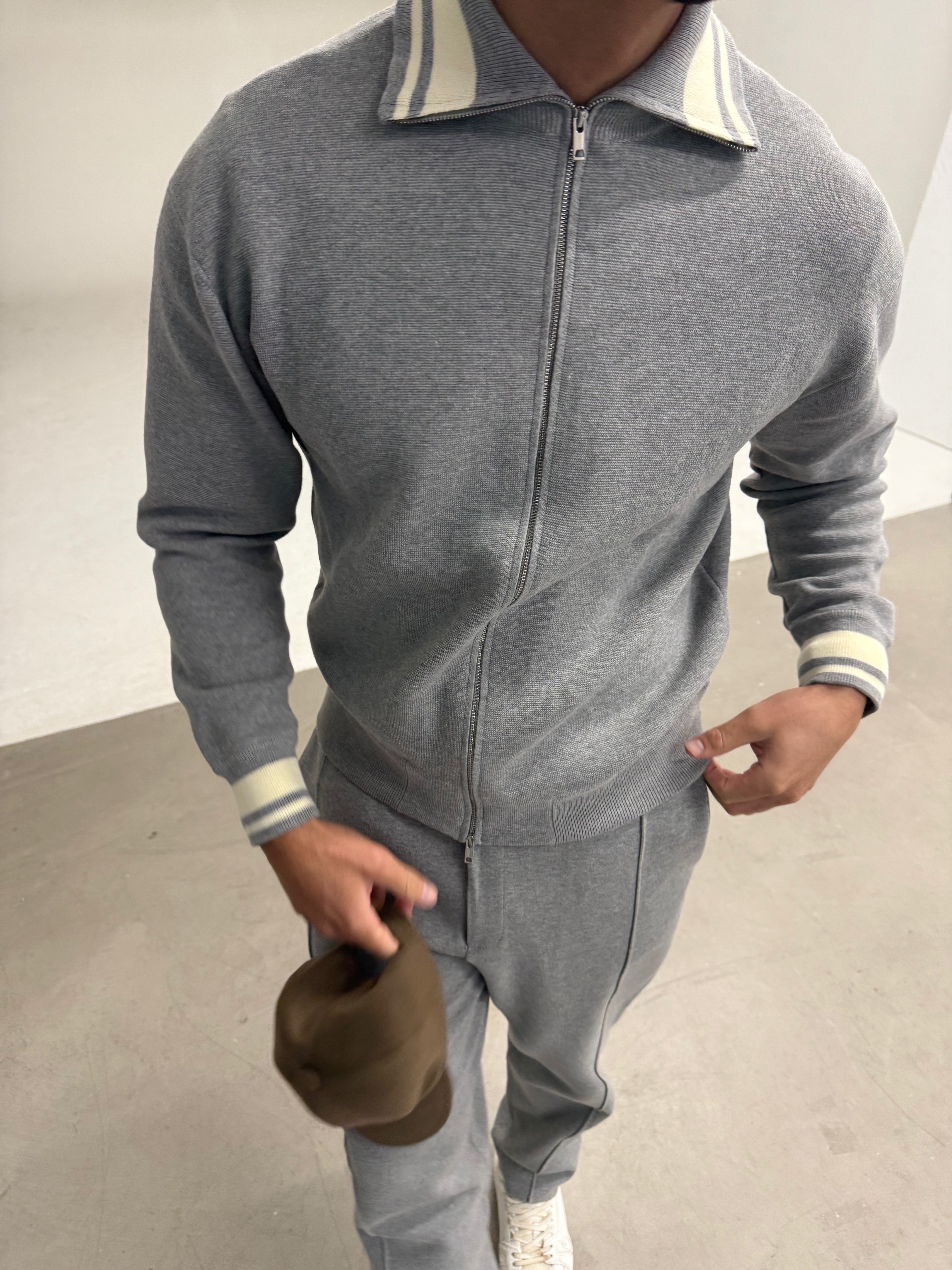 ROCA KNIT JACKET GREY