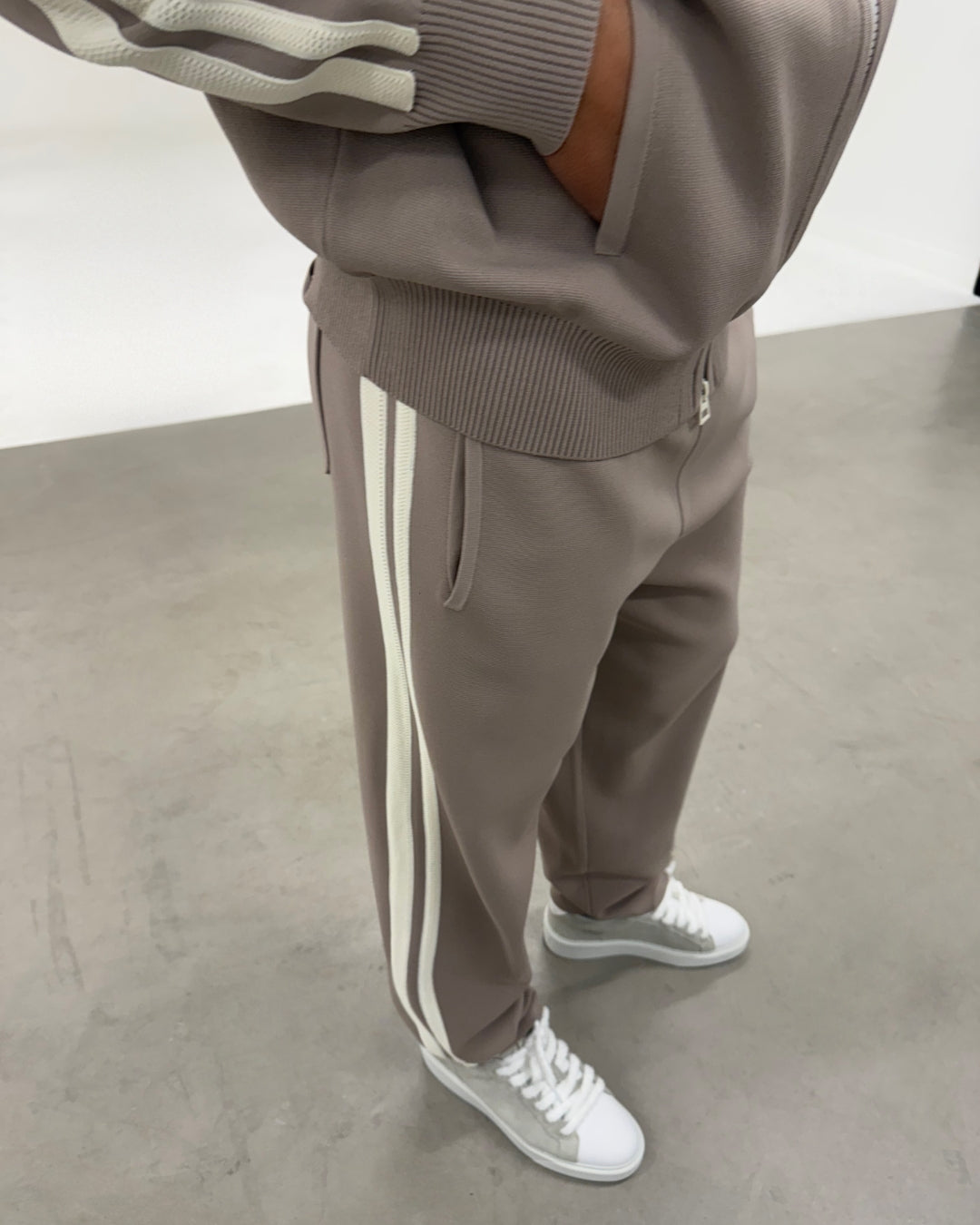 SANTOS KNIT TROUSER TAUPE