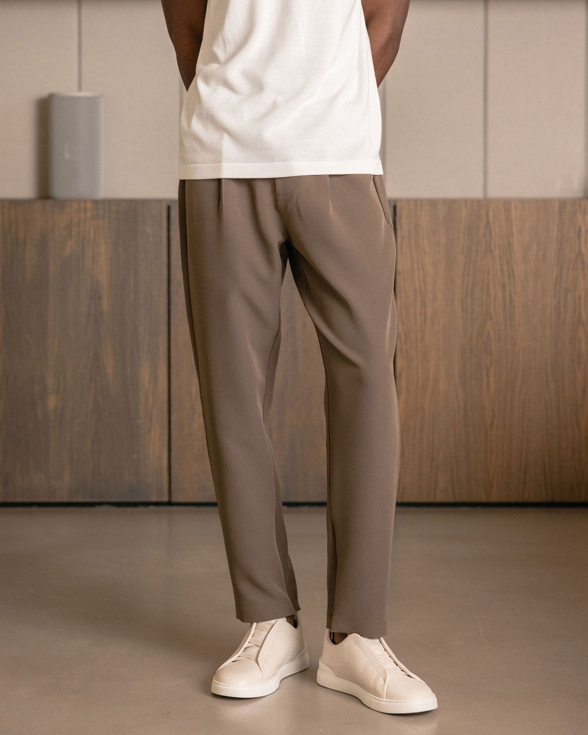 SIGNATURE TROUSER TAUPE